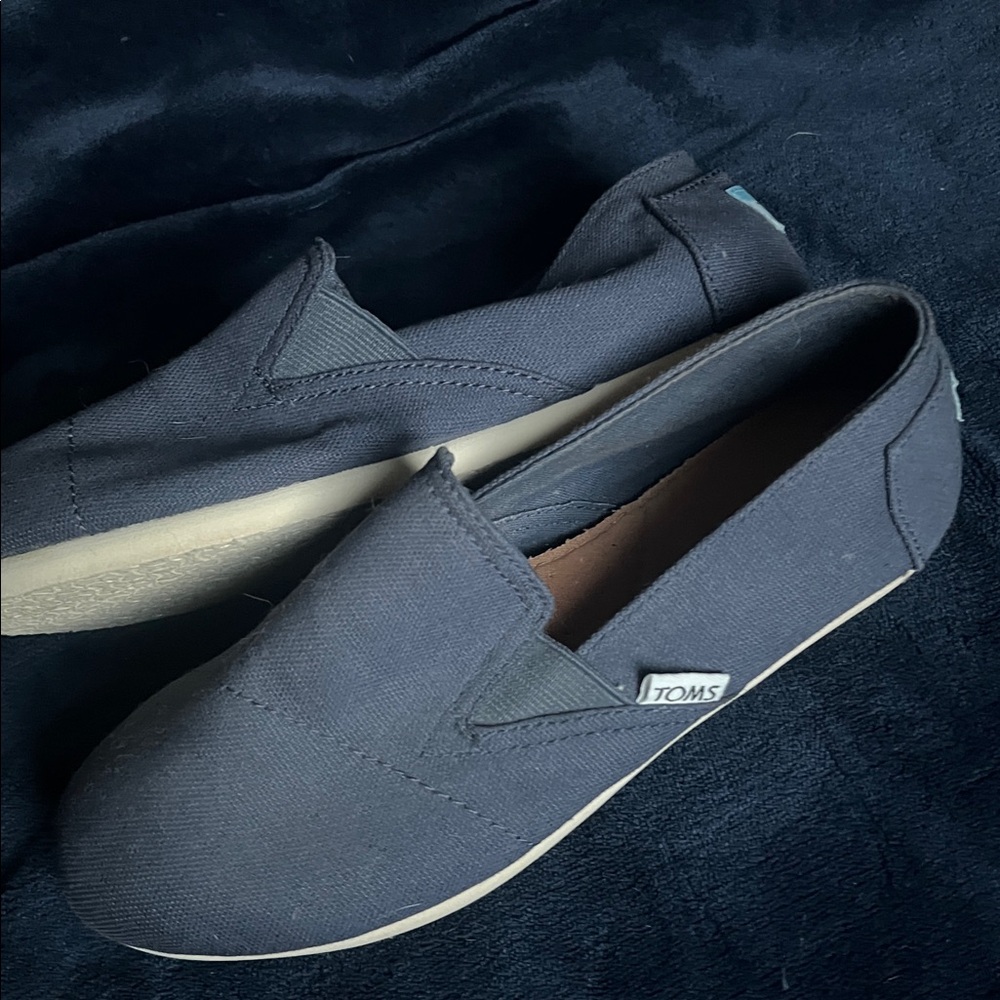 TOMS Women's Navy Blue Slip-On Flats - Picture 3 of 3